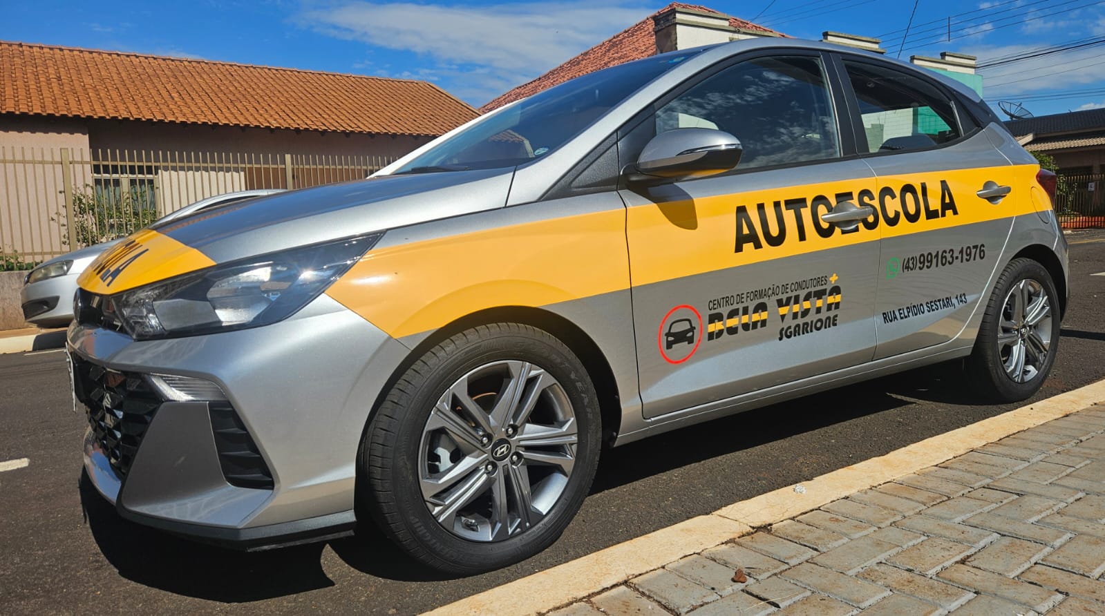 Carro de aulas práticas da Autoescola Bela Vista Sgarione